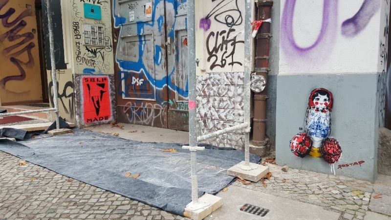 Image 01- Matryoshka- Street art by Ostap- Kastanienallee-Berlin