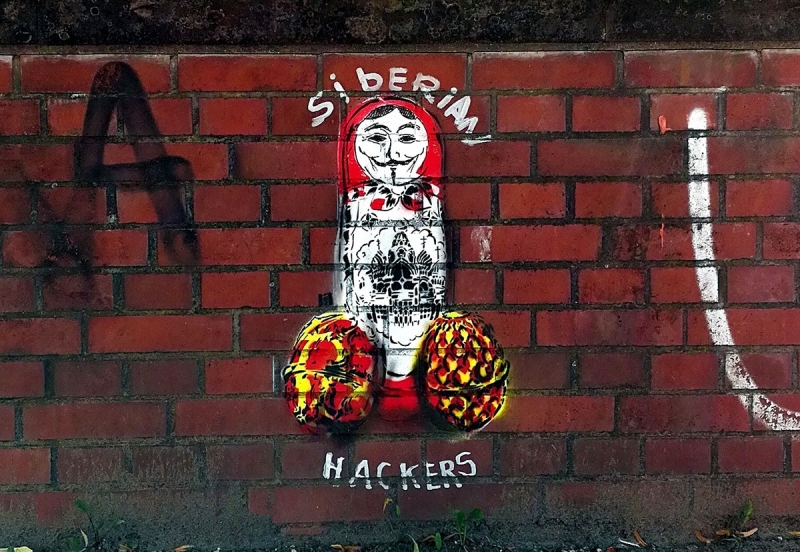 sibirische hackers- Matroschka-stencil street art- Slava Ostap-2017