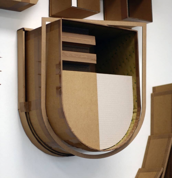 Buchstabe U- Zerhusen Auftrag-3d graffiti-Pappe-Karton- Nahaufnahme