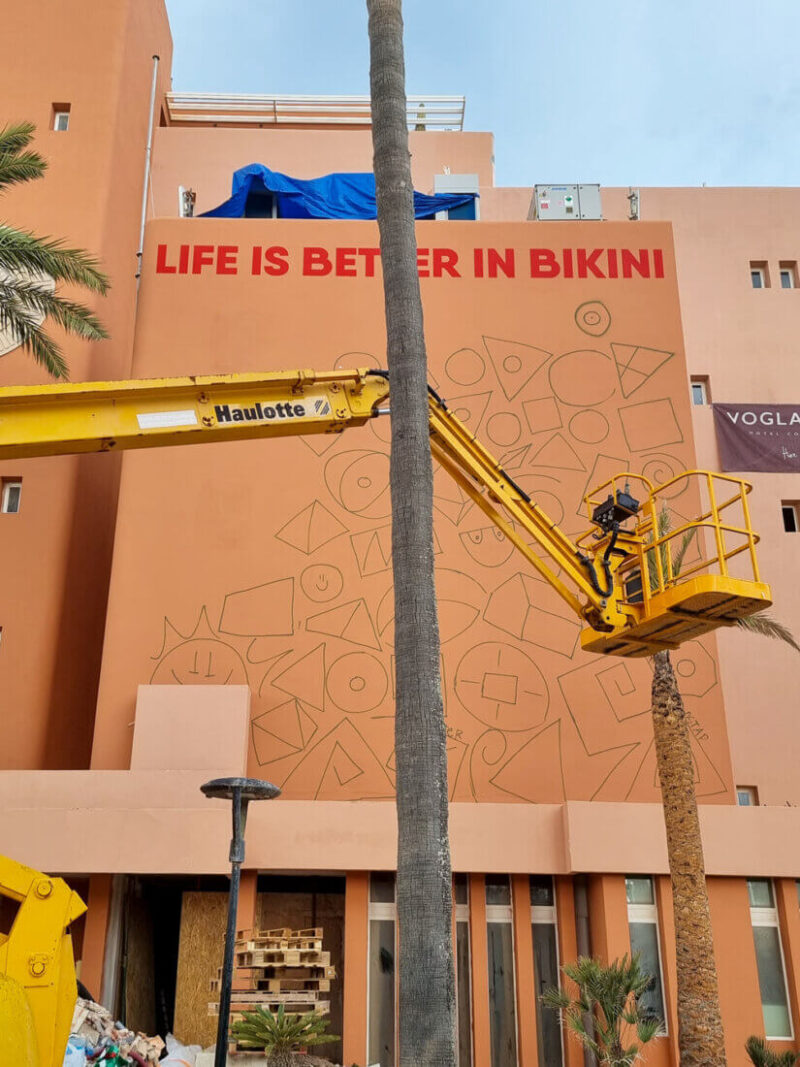 We start to paint the wal - bikini hotels project-mallorcal